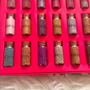 Eye glitter brand new hand has over 10 colors